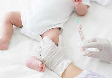 How to Navigate the World of Infant Vaccination: Essential Insights